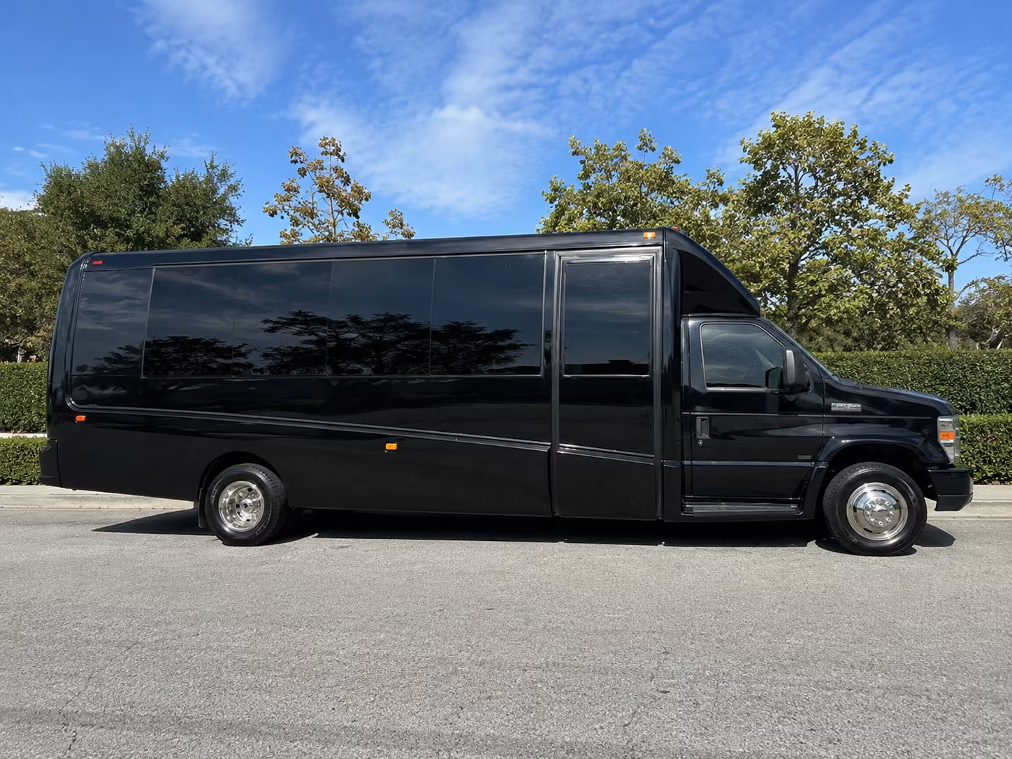 bus rentals for music festival weekends near youngstown