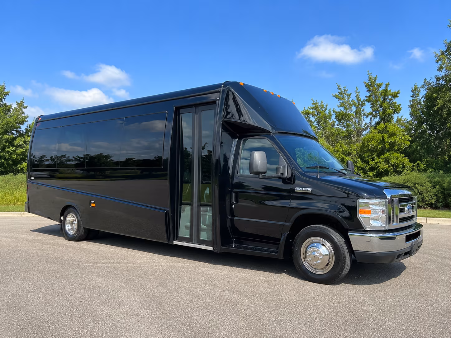charter buses for large prom groups across mahoning and trumbull counties