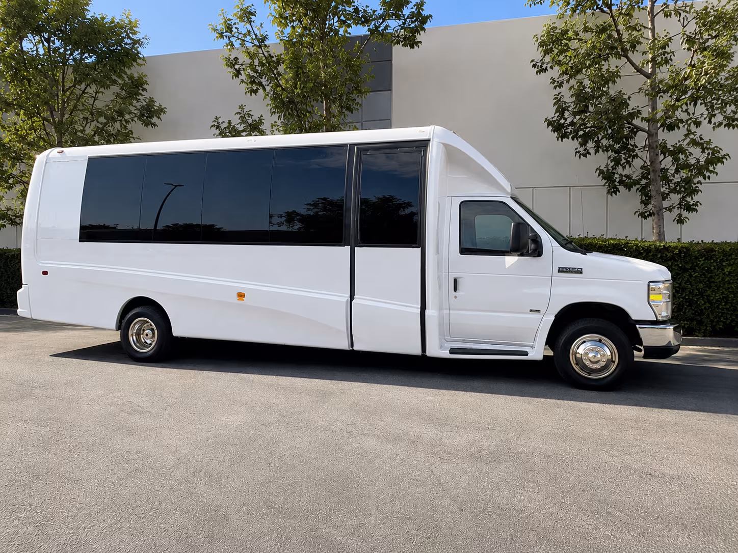 hotel to venue shuttle buses for youngstown corporate groups
