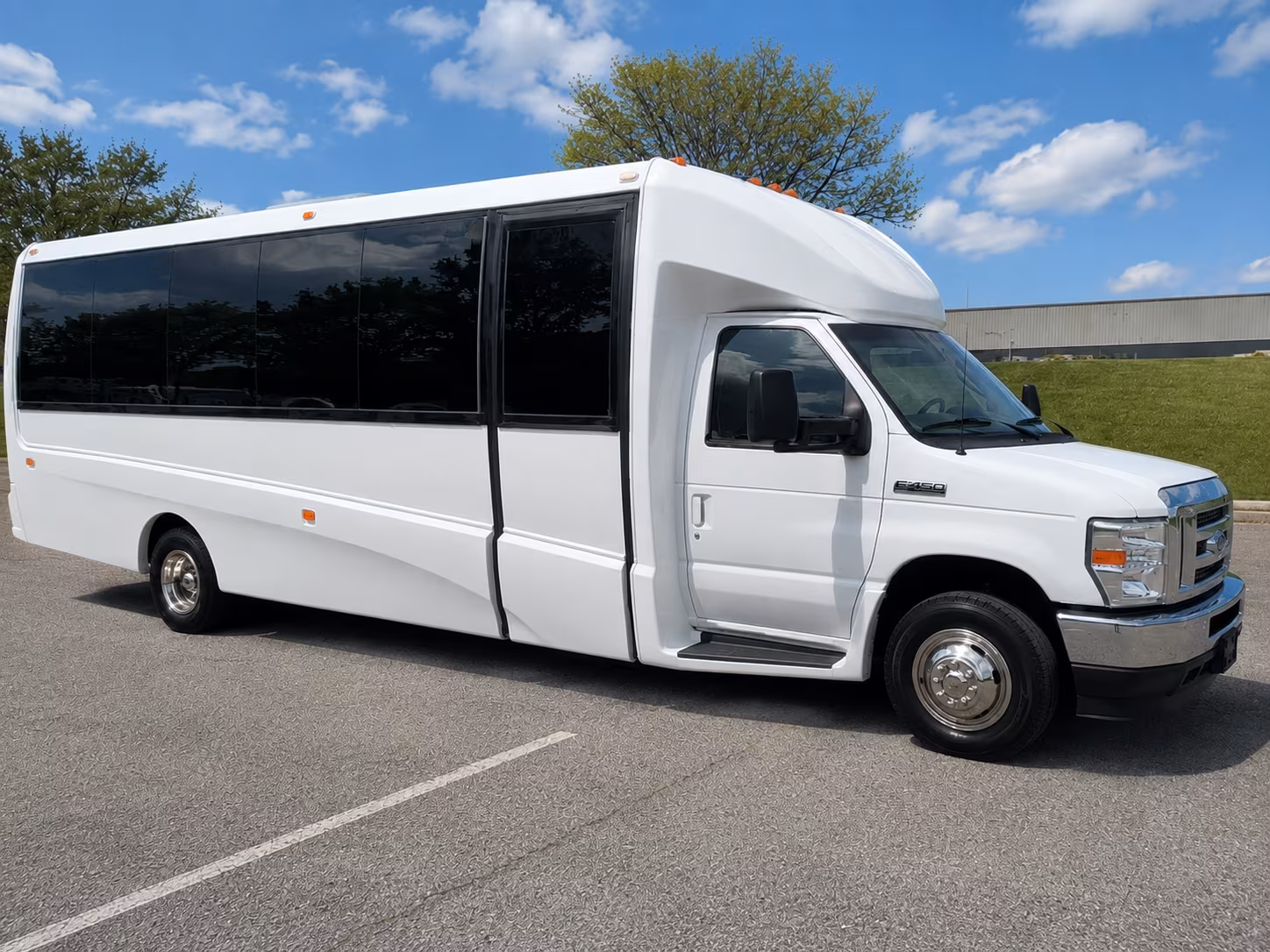 large scale corporate bus shuttles for youngstown trade shows and expos