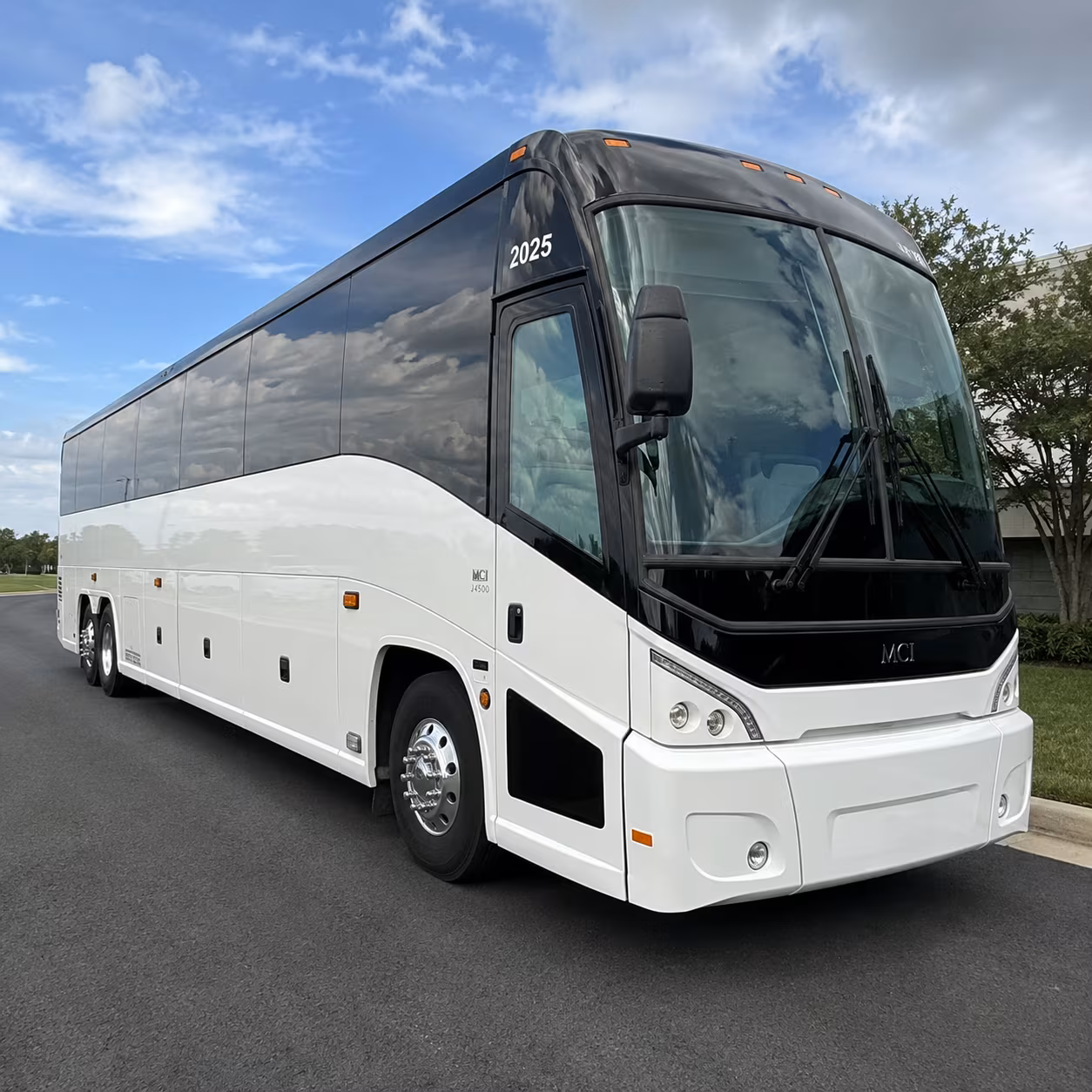 long distance charter bus rentals from youngstown to cleveland pittsburgh beyond