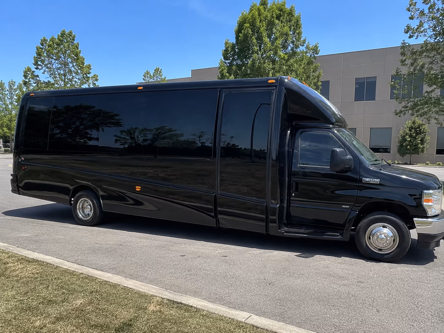 youngstown wedding party bus rental